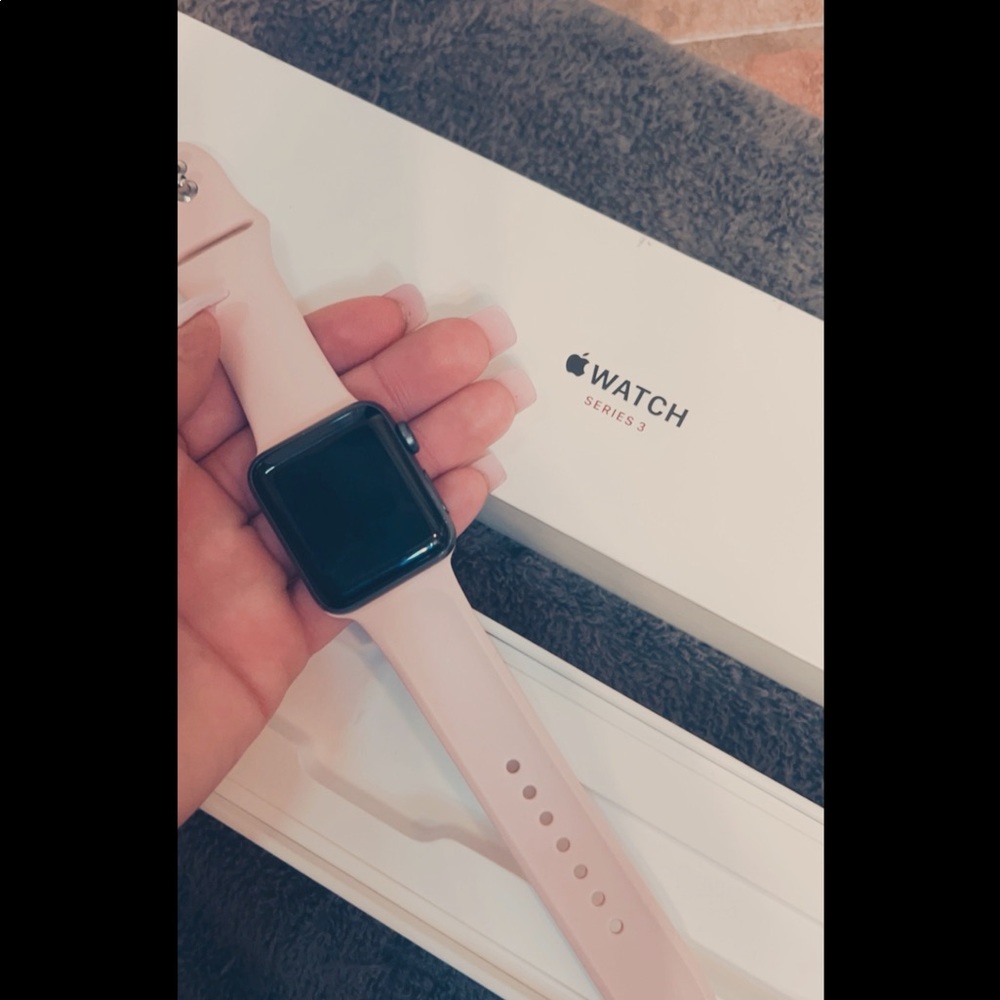 Apple Watch 3 series 38mm - Picture 3 of 4